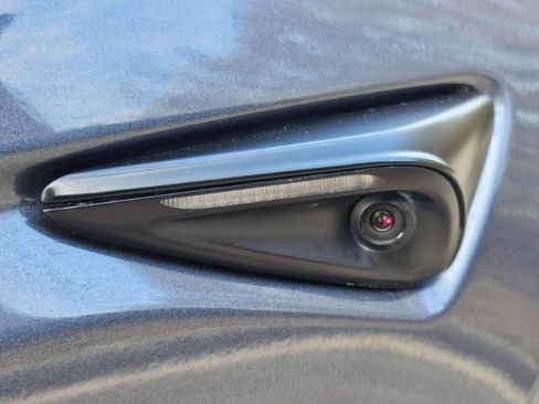 Used 2023 Tesla Model Y Long Range image 32