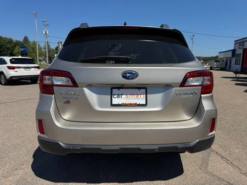 Used 2017 Subaru Outback 2.5i Premium AWD/4WD image 6