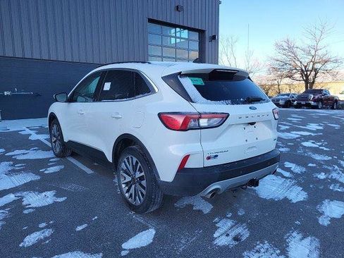 Used 2022 Ford Escape Titanium w/ Class II Trailer Tow Package image 4