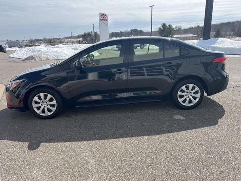 Used 2025 Toyota Corolla LE image 8
