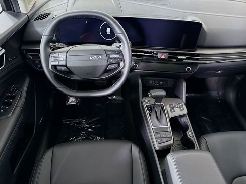 Used 2026 Kia Sportage SX image 3