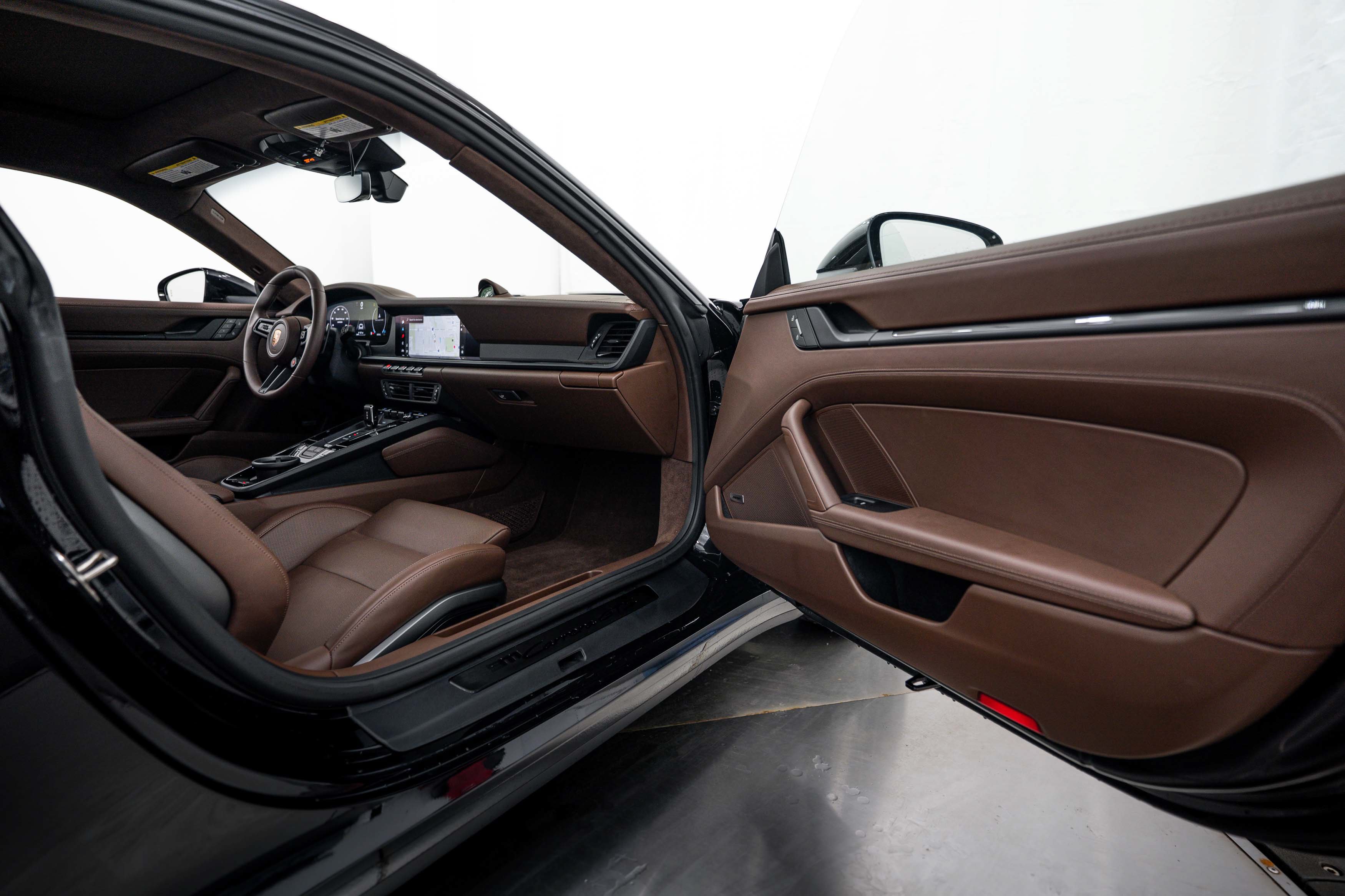 Certified 2025 Porsche 911 Carrera GTS RWD image 23