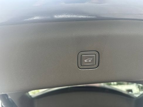 Used 2023 Buick Enclave Premium FWD image 19