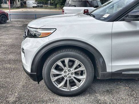 Used 2021 Ford Explorer Limited w/ Equipment Group 301A RWD image 32