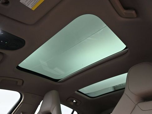 Certified 2025 Porsche Panamera image 16