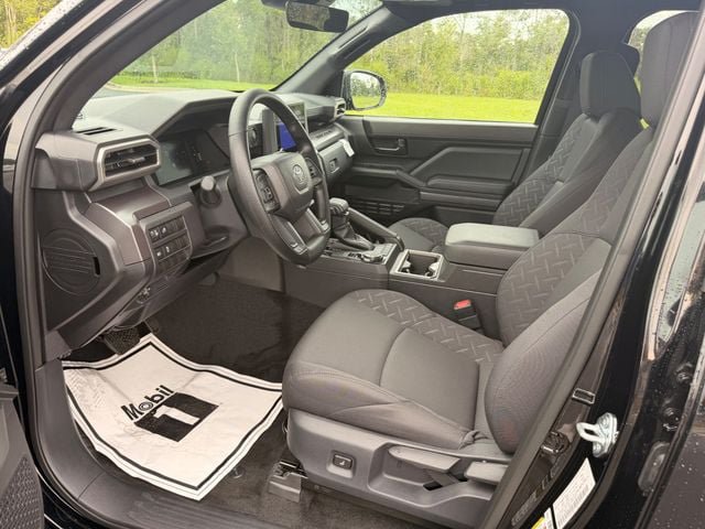 Used 2026 Toyota Tacoma SR5 AWD/4WD image 3