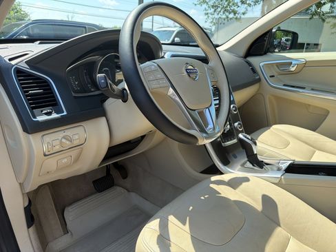 Used 2016 Volvo XC60 T6 Platinum w/ Climate Package AWD/4WD image 4