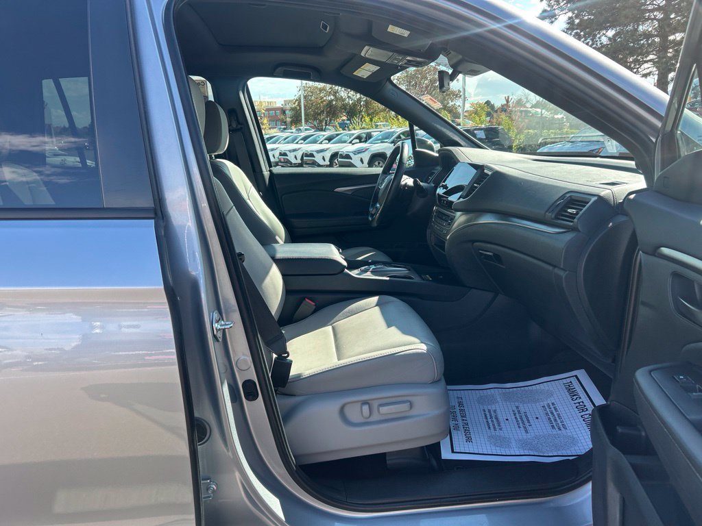 Used 2025 Honda Passport EX-L image 12