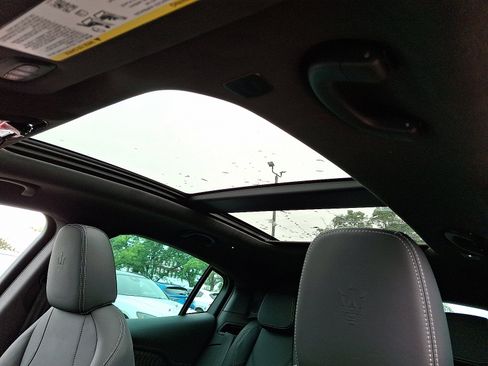 New 2025 Maserati Grecale GT image 10