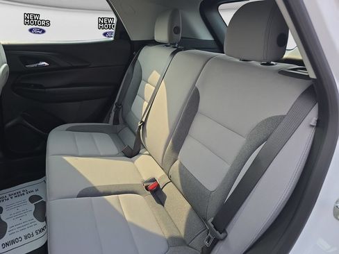 Used 2024 Chevrolet TrailBlazer LS FWD image 12