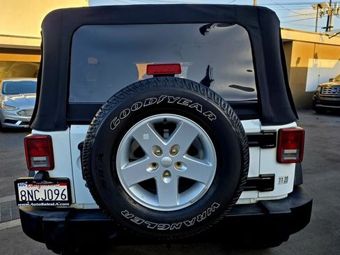 Used 2018 Jeep Wrangler Unlimited Sport S AWD/4WD image 10