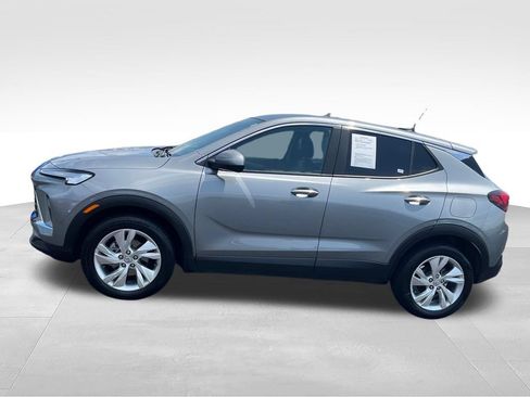 Used 2024 Buick Encore GX Preferred AWD/4WD image 2