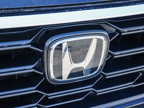 Used 2024 Honda CR-V LX image 16