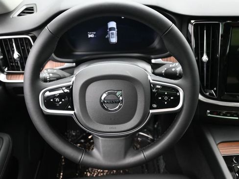 New 2026 Volvo V60 B5 Cross Country Plus w/ Climate Package AWD/4WD image 17