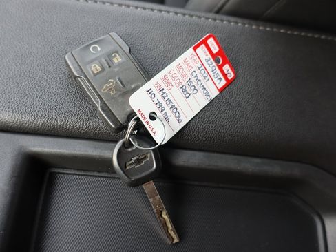 Used 2021 Chevrolet Silverado 1500 Custom Trail Boss w/ LPO, Dark Essentials Package image 17