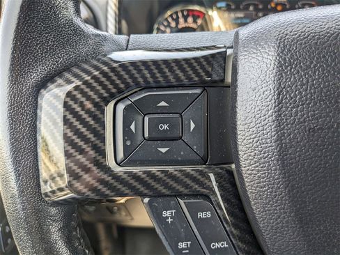 Used 2020 Ford F150 Lariat image 13