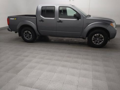 Used 2018 Nissan Frontier PRO-4X AWD/4WD image 11