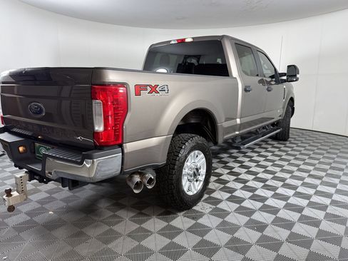 Used 2019 Ford F250 XL w/ STX Appearance Package AWD/4WD image 9