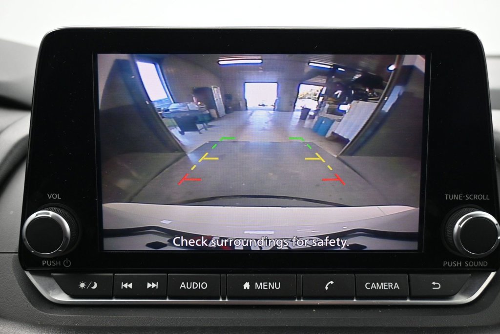 Used 2024 Nissan Rogue S AWD/4WD image 11
