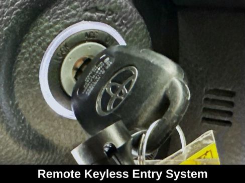 Used 2018 Toyota Tacoma SR5 AWD/4WD image 19