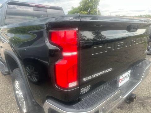 Used 2025 Chevrolet Silverado 3500 LTZ w/ LTZ Premium Package AWD/4WD image 10