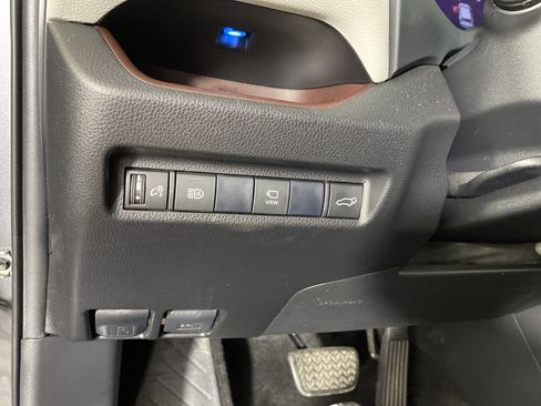 Used 2019 Toyota RAV4 Limited w/ Advanced Technology Package AWD/4WD image 26