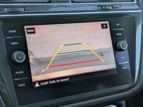 Used 2019 Volkswagen Tiguan SE image 13