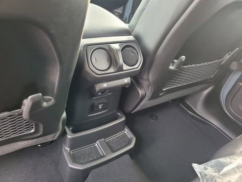 New 2026 Jeep Wrangler Unlimited Sahara AWD/4WD image 8
