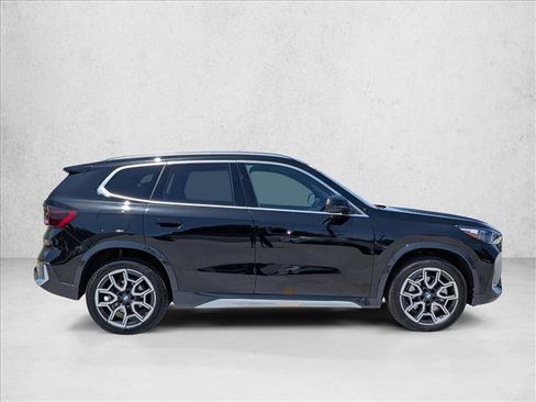 Used 2025 BMW X1 xDrive28i w/ Convenience Package AWD/4WD image 4
