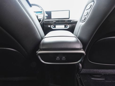 Used 2023 Genesis GV60 Advanced image 36