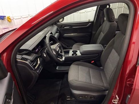 Used 2025 GMC Acadia Elevation image 34