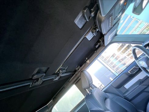 Used 2025 Ford Bronco Badlands w/ Sasquatch Package image 14