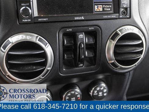 Used 2016 Jeep Wrangler Unlimited Sahara w/ Connectivity Group AWD/4WD image 34