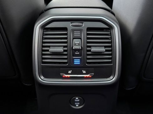 New 2026 Porsche Macan image 24