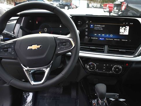 New 2026 Chevrolet Trax LT w/ Sunroof Package image 13