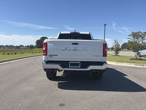 Used 2025 RAM 1500 Laramie AWD/4WD image 4