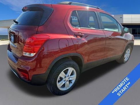 Certified 2022 Chevrolet Trax LT w/ LT Convenience Package image 6