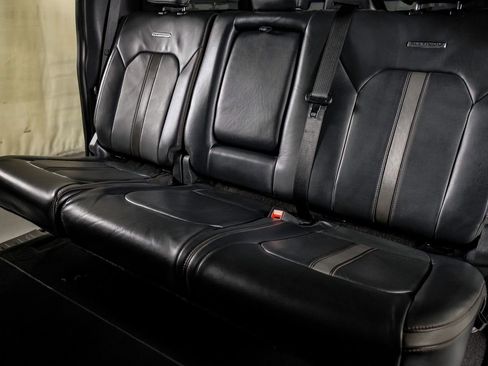 Used 2022 Ford F250 Platinum w/ FX4 Off-Road Package image 34