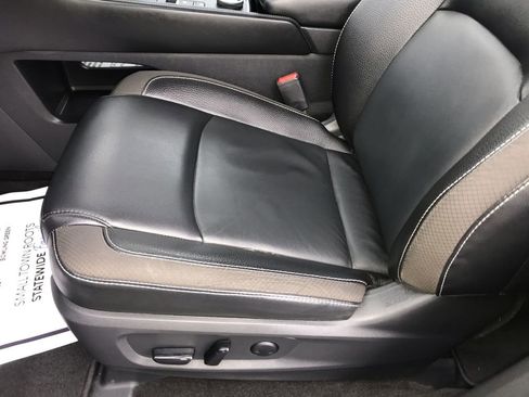 Used 2023 Nissan Pathfinder SL w/ Black Appearance Package image 12