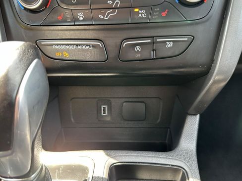 Used 2019 Ford Escape SEL AWD/4WD image 60