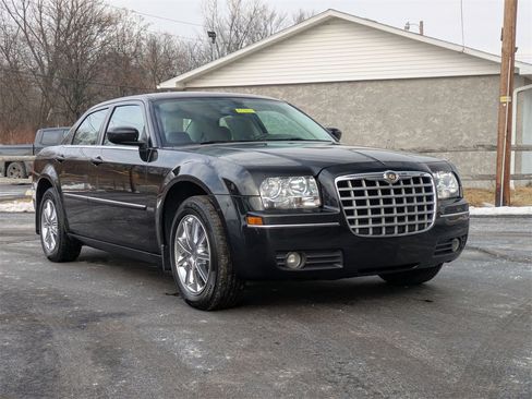Used 2009 Chrysler 300 Touring image 3