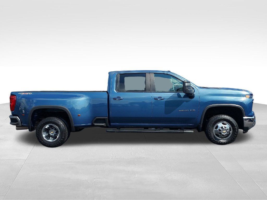 Used 2024 Chevrolet Silverado 3500 LT w/ All Star Edition AWD/4WD image 6