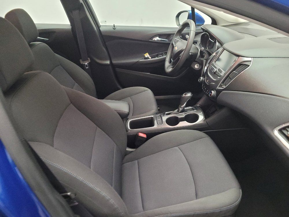 Used 2017 Chevrolet Cruze LT FWD image 21