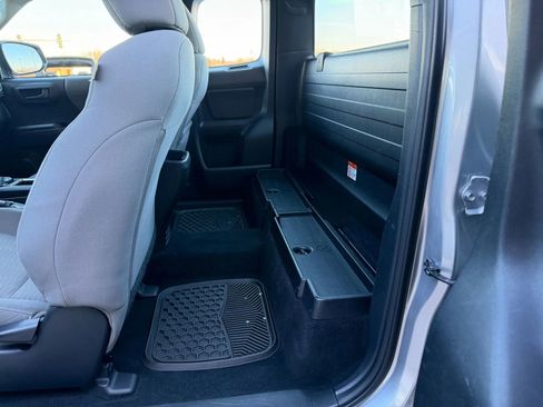 Used 2018 Toyota Tacoma SR image 15