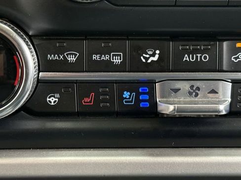 Used 2024 Ford Expedition XLT AWD/4WD image 24