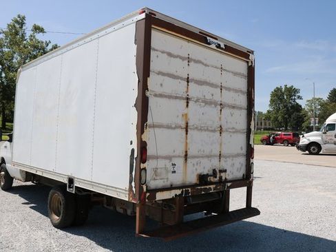 Used 2004 Ford E-350 and Econoline 350 Super Duty image 4