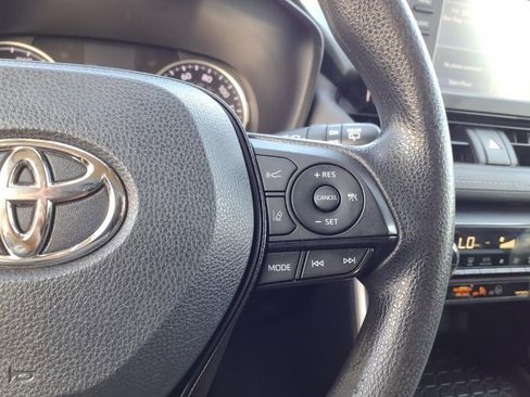 Used 2022 Toyota RAV4 XLE w/ Convenience Package AWD/4WD image 16