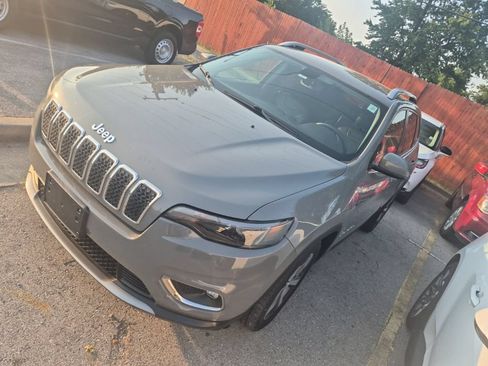 Used 2020 Jeep Cherokee Limited FWD image 2