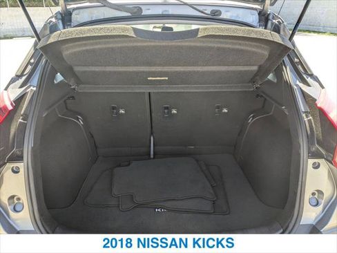 Used 2018 Nissan Kicks SV image 23