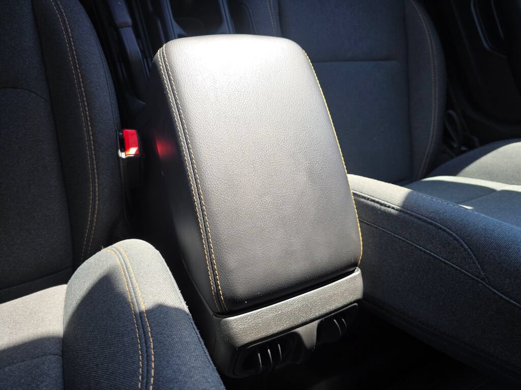 Used 2024 Jeep Wrangler Unlimited Sahara AWD/4WD image 31